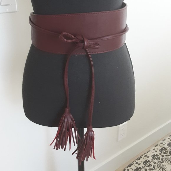 BCBGeneration Accessories - 💎HOST PICK💎 BCBG Vintage wide belt Y2K